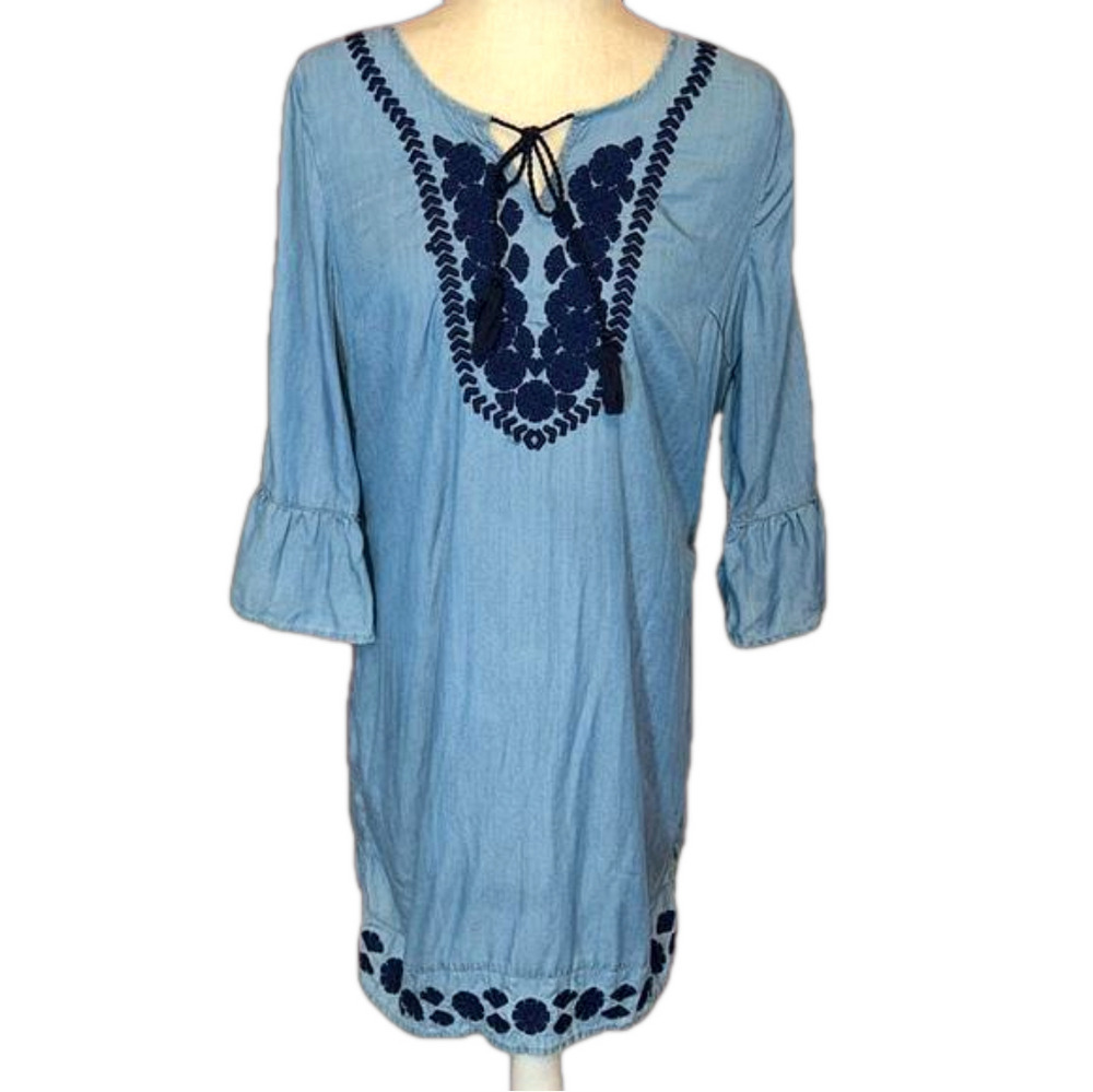 Crown & Ivy Cold Shoulder Blue Embroidered Trim Dress 8